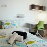 Campus Hub Malta Hostel *