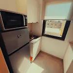 Campus Hub Malta Hostel *